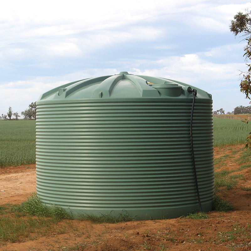RWT22500 - In-Situ-Web (1 tanks on a farm land, with pipe)
