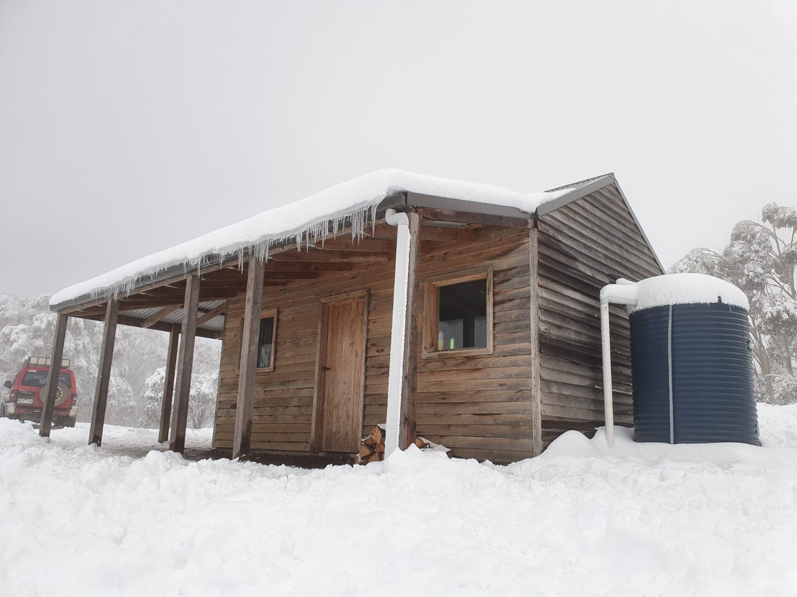 RWT2270 Water tank in snow (1)