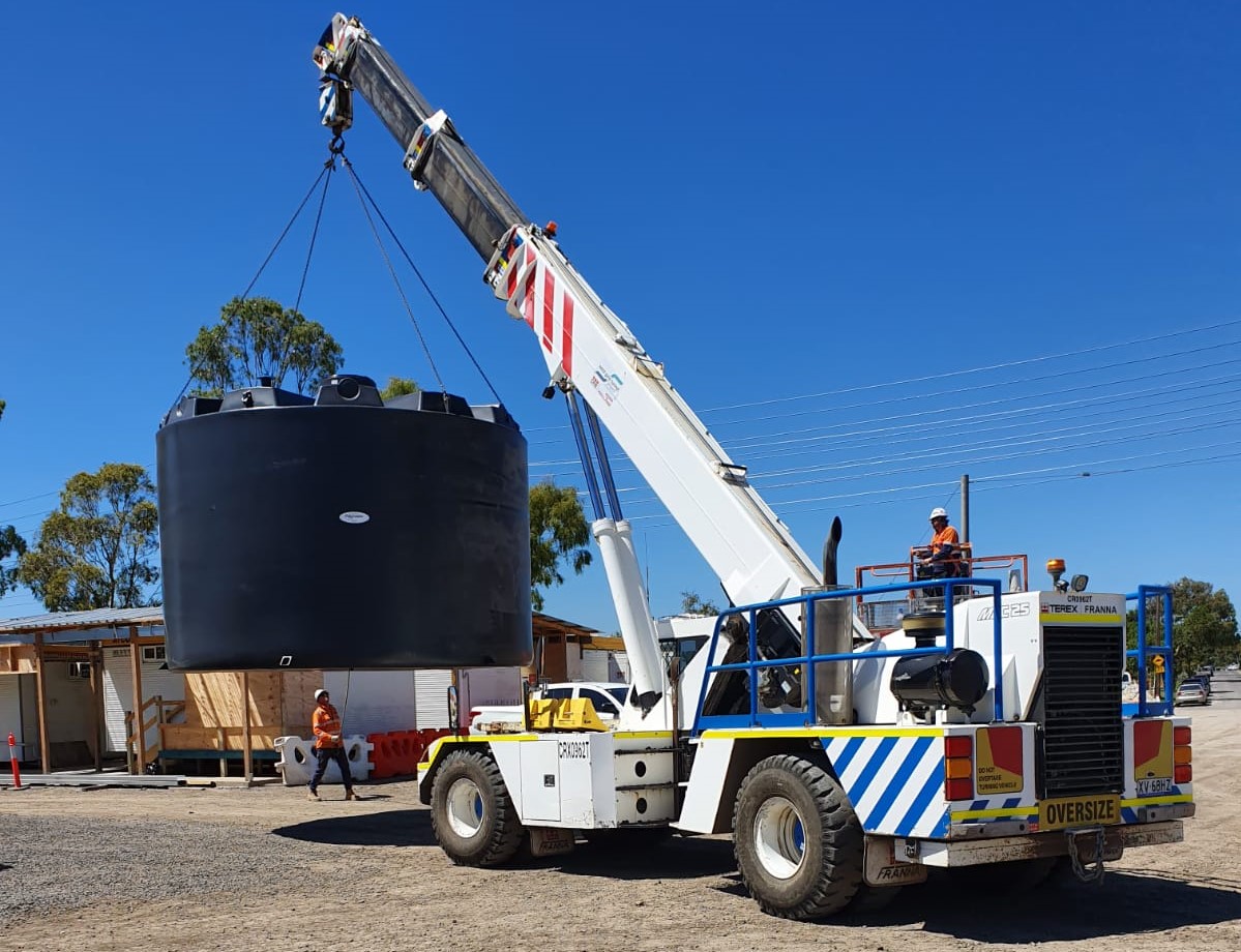 RWT50KL In-Situ-WEB (1 tank being lifted by crane, industrial area)