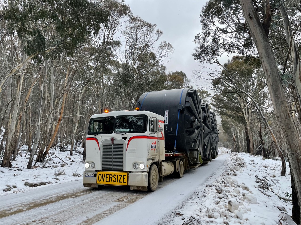 RWT50KL In-Situ-WEB (3 tanks being delivered, snow)